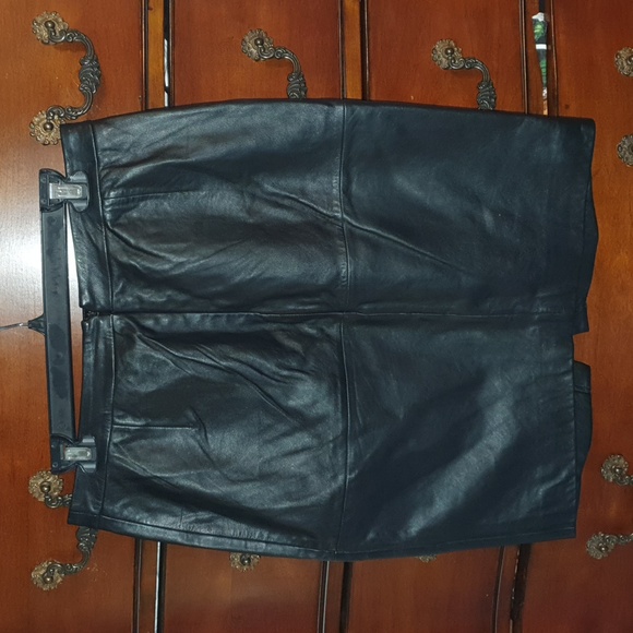 Halogen Black Slant Split Front Leather Skirt Sz 8 - Picture 2 of 3